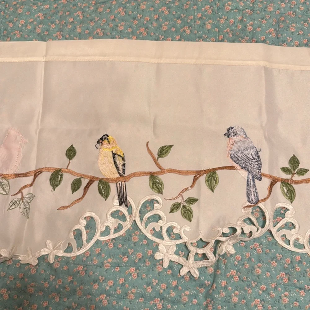 Curtain Valance Topper with Bird Motifs Red and Blue New